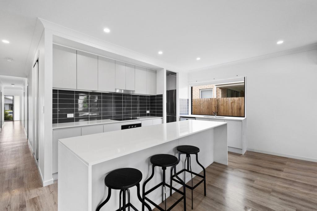 11 Greenside St, Victoria Point, QLD 4165
