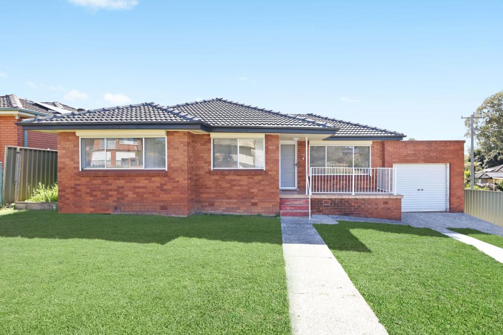 16 Richmond Cres, Campbelltown, NSW 2560