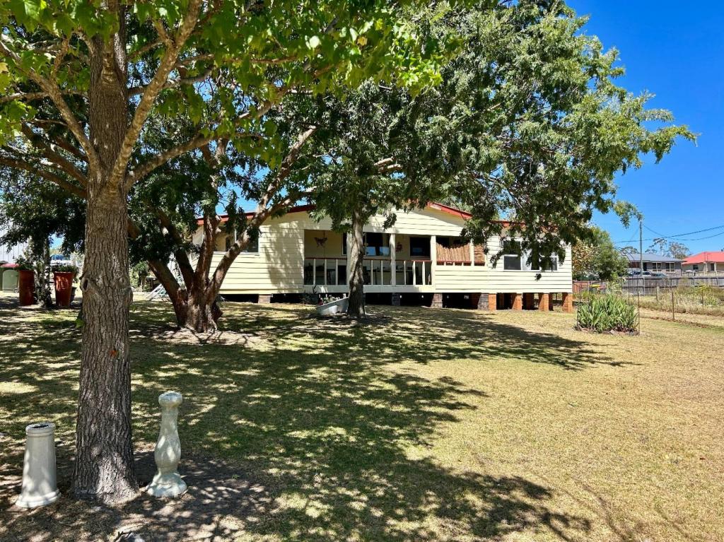 35 John St, Uralla, NSW 2358