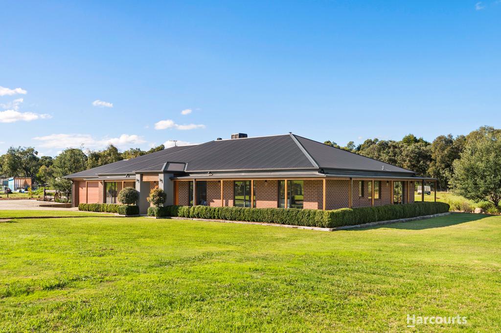 2 Ravendene Ct, Maryknoll, VIC 3812