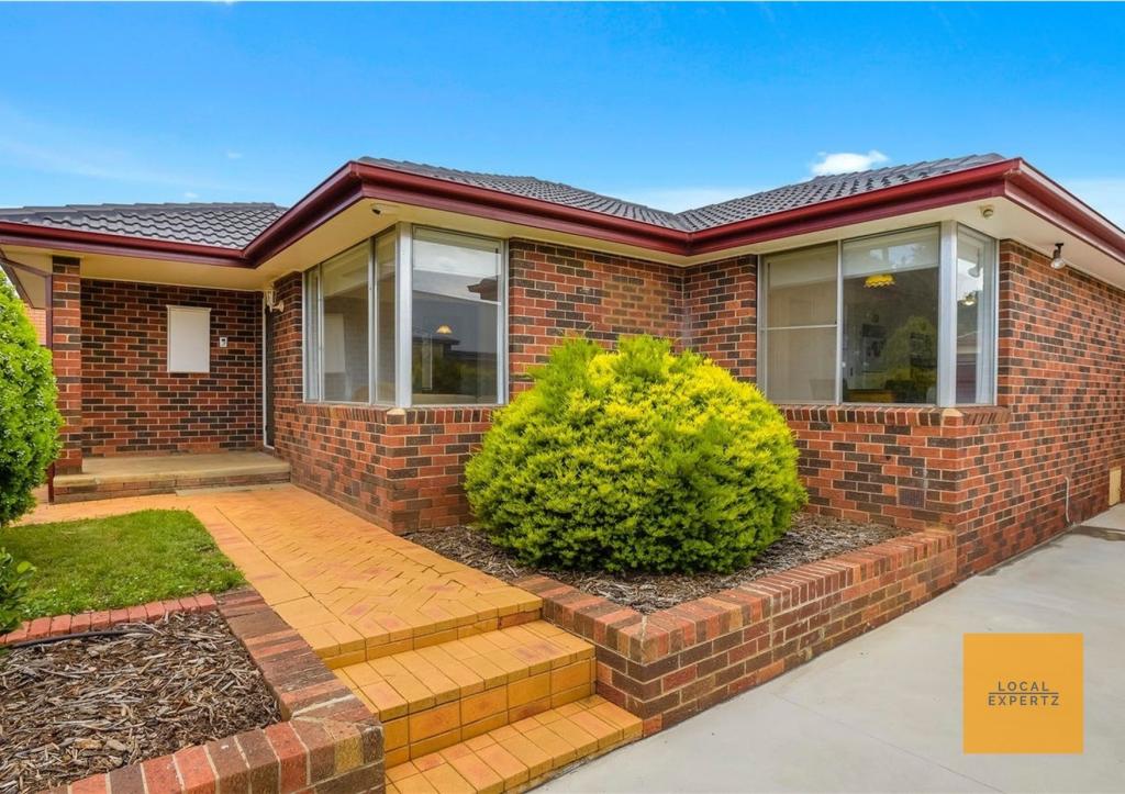 17 MCCRAE ST, MADDINGLEY, VIC 3340