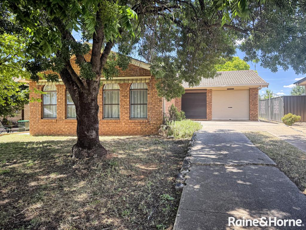 32 Dwyer Dr, Young, NSW 2594