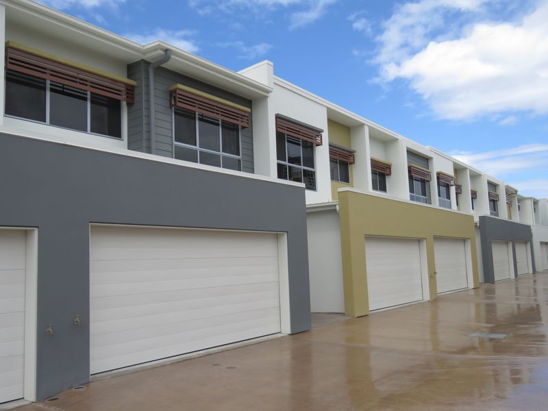 4/3400 Panorama Dr, Carrara, QLD 4211