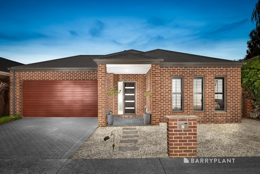 39 Huntingfield Dr, South Morang, VIC 3752