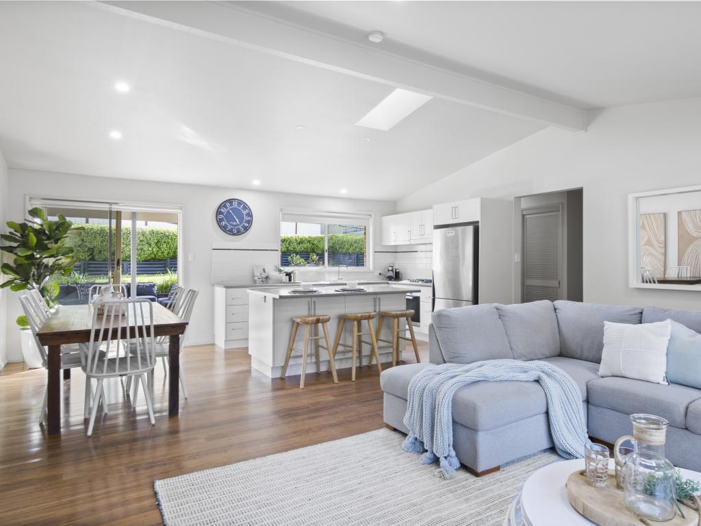 82 James Sea Dr, Green Point, NSW 2251