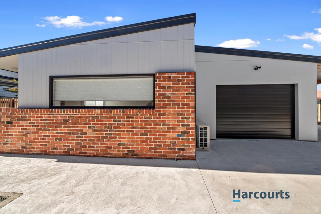 2/113 Steele St, Devonport, TAS 7310