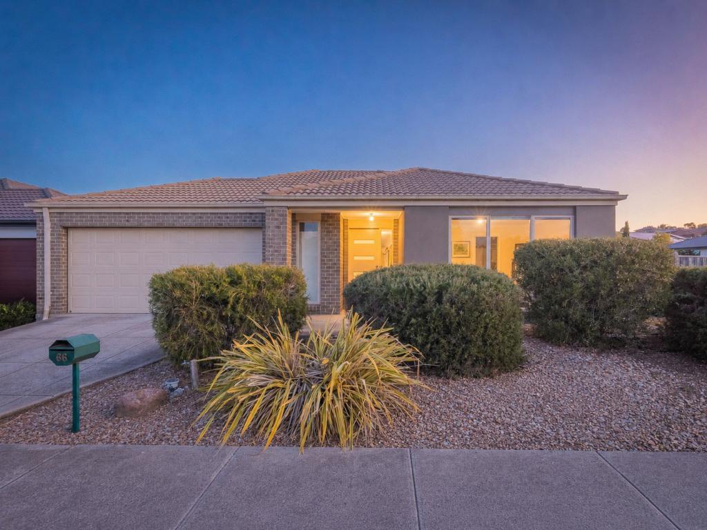 66 Corymbia Prom, Pakenham, VIC 3810