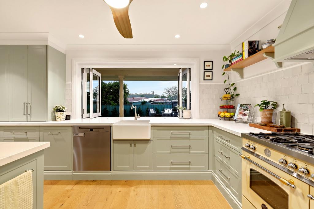 1 Tofanella St, Fig Tree Pocket, QLD 4069