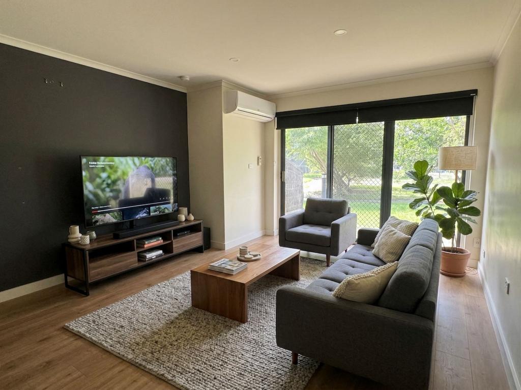 8/57 Brebner Dr, West Lakes, SA 5021