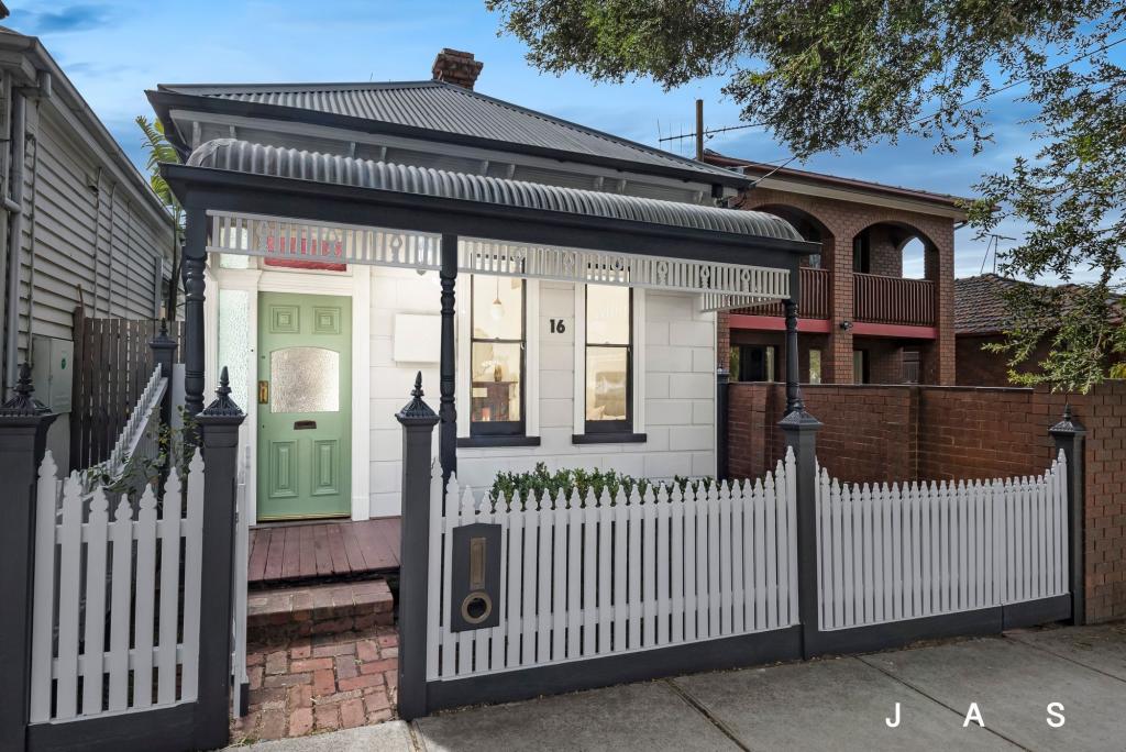 16 Charles St, Seddon, VIC 3011