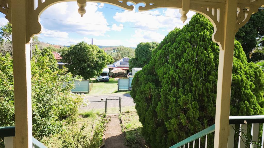 31 COATES ST, MOUNT MORGAN, QLD 4714
