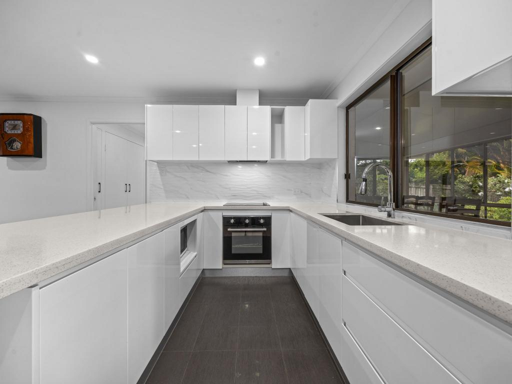 15 Woodbine Ave, Camira, QLD 4300