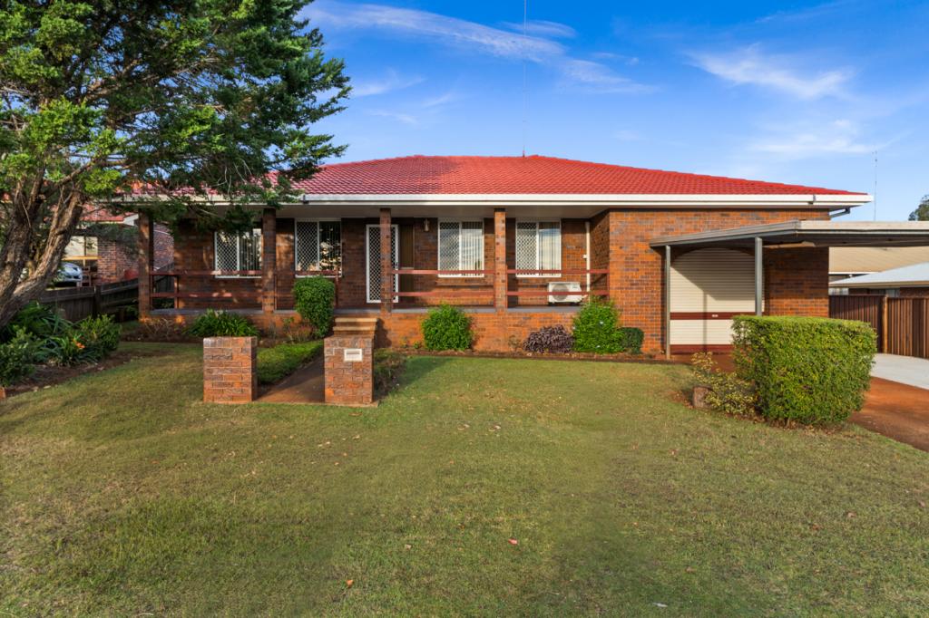 3 Sapphire Ct, Kearneys Spring, QLD 4350