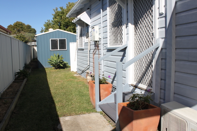 1/3 GRAHAM RD, HAMILTON, NSW 2303