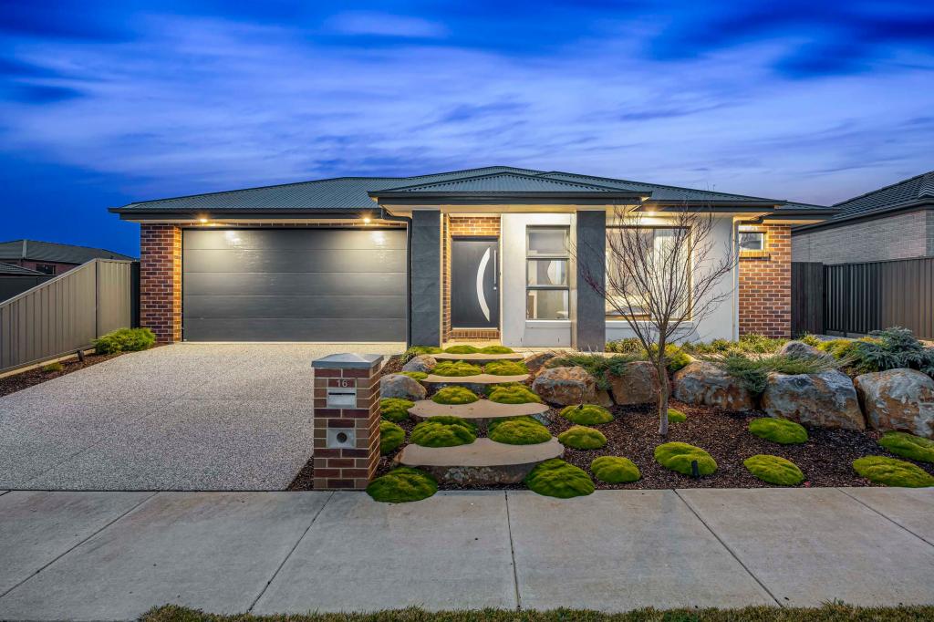 16 Mcleod Cres, Lucas, VIC 3350