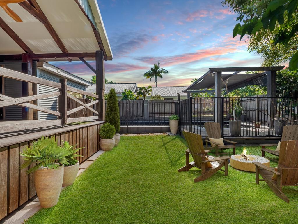 34 CHRISTENSEN ST, MACHANS BEACH, QLD 4878