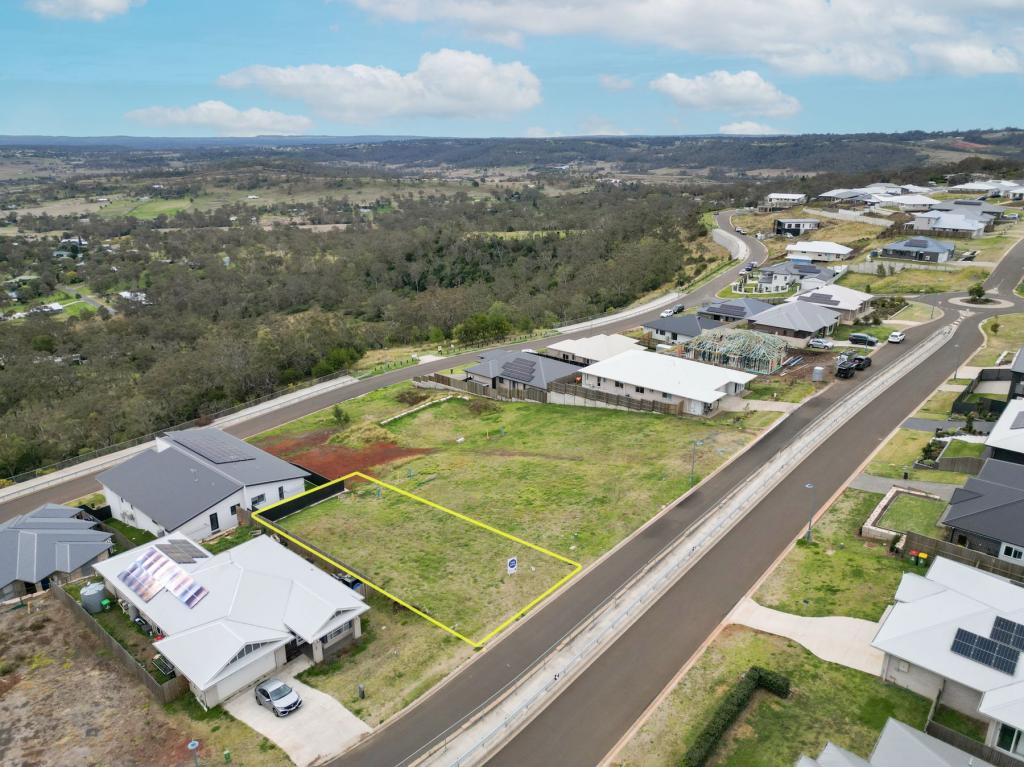 106 Adelaide St, Cranley, QLD 4350