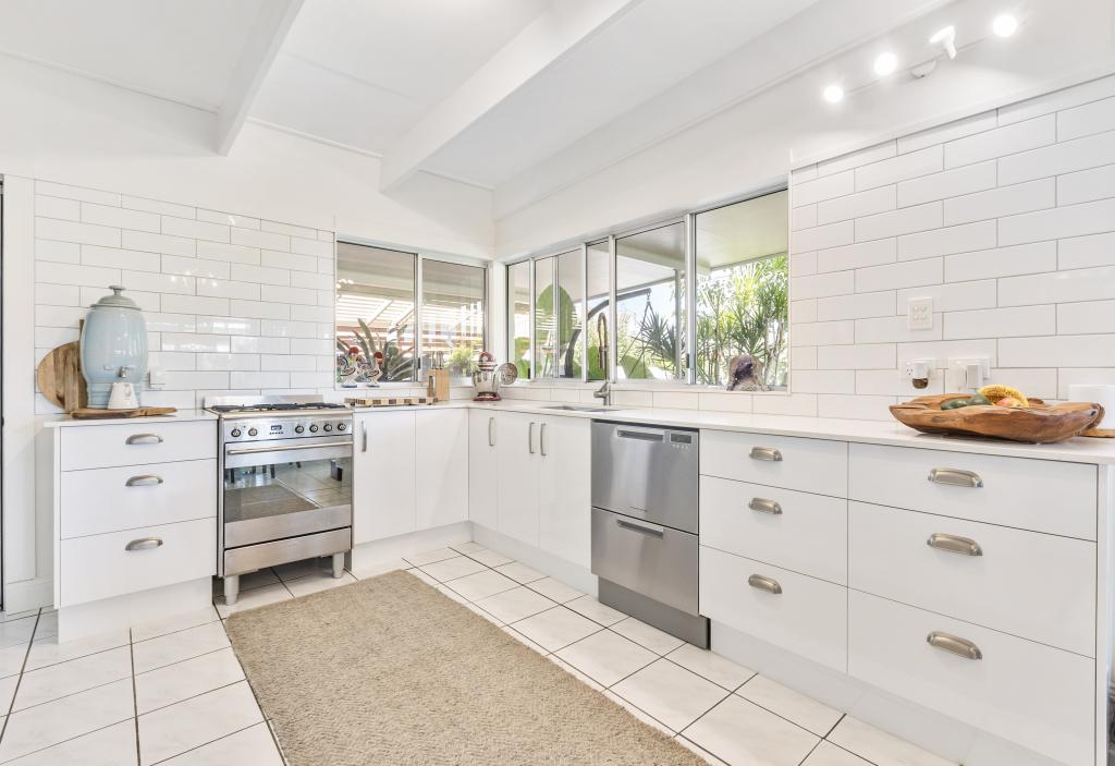 33 Drummer St, Tin Can Bay, QLD 4580