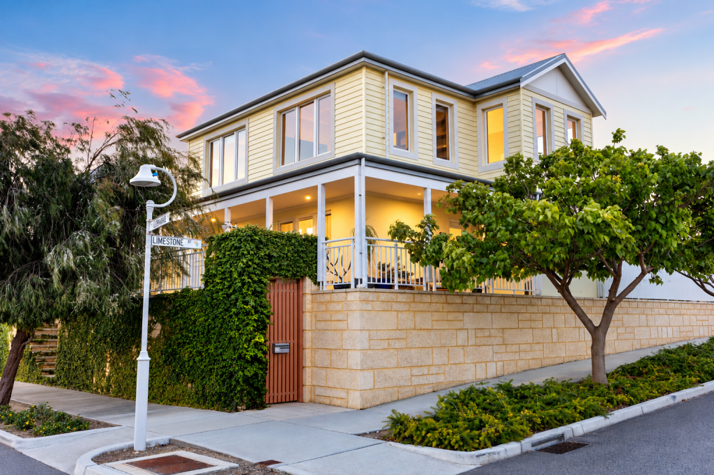 15 Ultramarine St, Jindalee, WA 6036