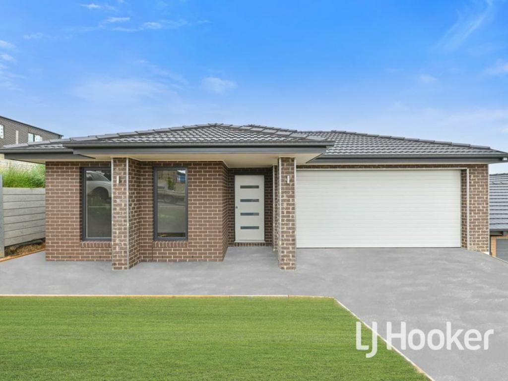 8 Scenic Rise, Pakenham, VIC 3810