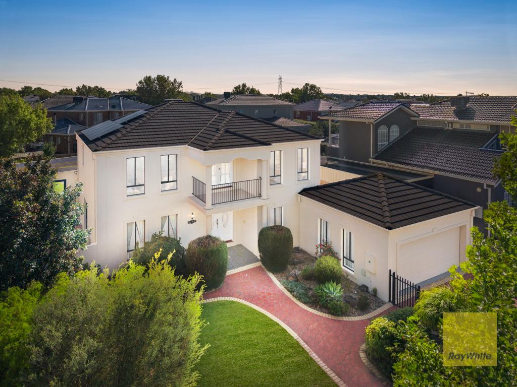 30 WENTWORTH DR, TAYLORS LAKES, VIC 3038