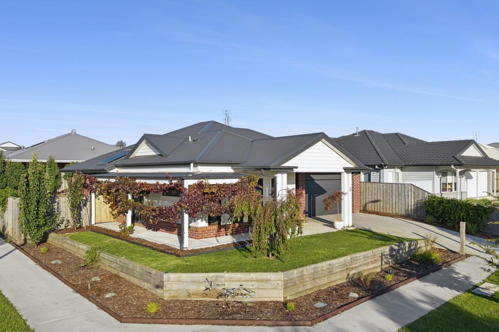 5 Silver Smith Dr, Kyneton, VIC 3444