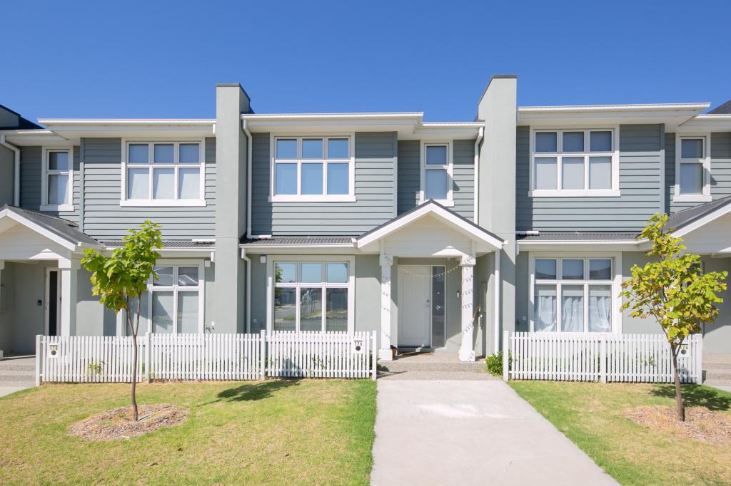 176 CARNIVAL BVD, BERWICK, VIC 3806