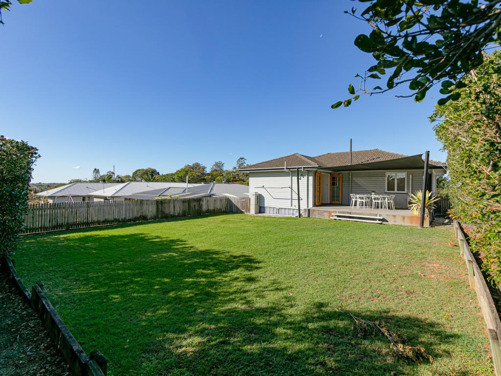 24 Maryland St, Stafford Heights, QLD 4053