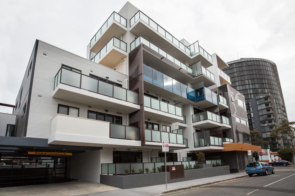 G2/2A HENRY ST, WINDSOR, VIC 3181