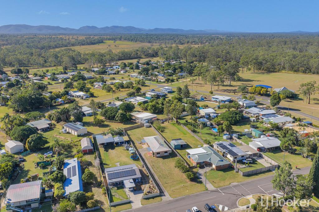 10 Kent St, Bororen, QLD 4678