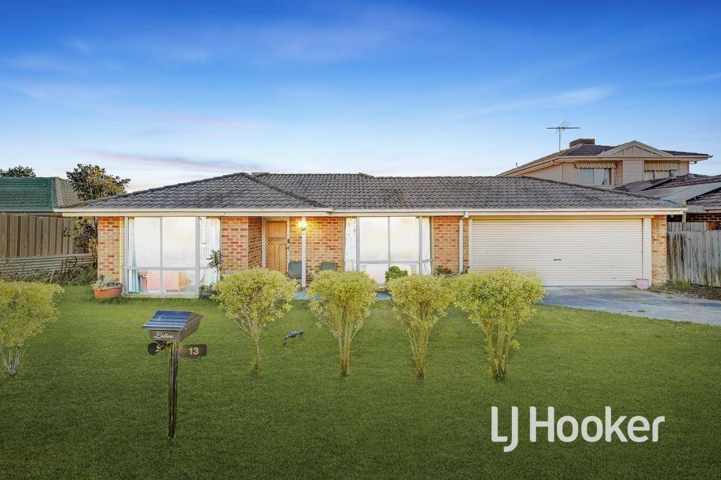 13 Belvedere Ct, Hampton Park, VIC 3976