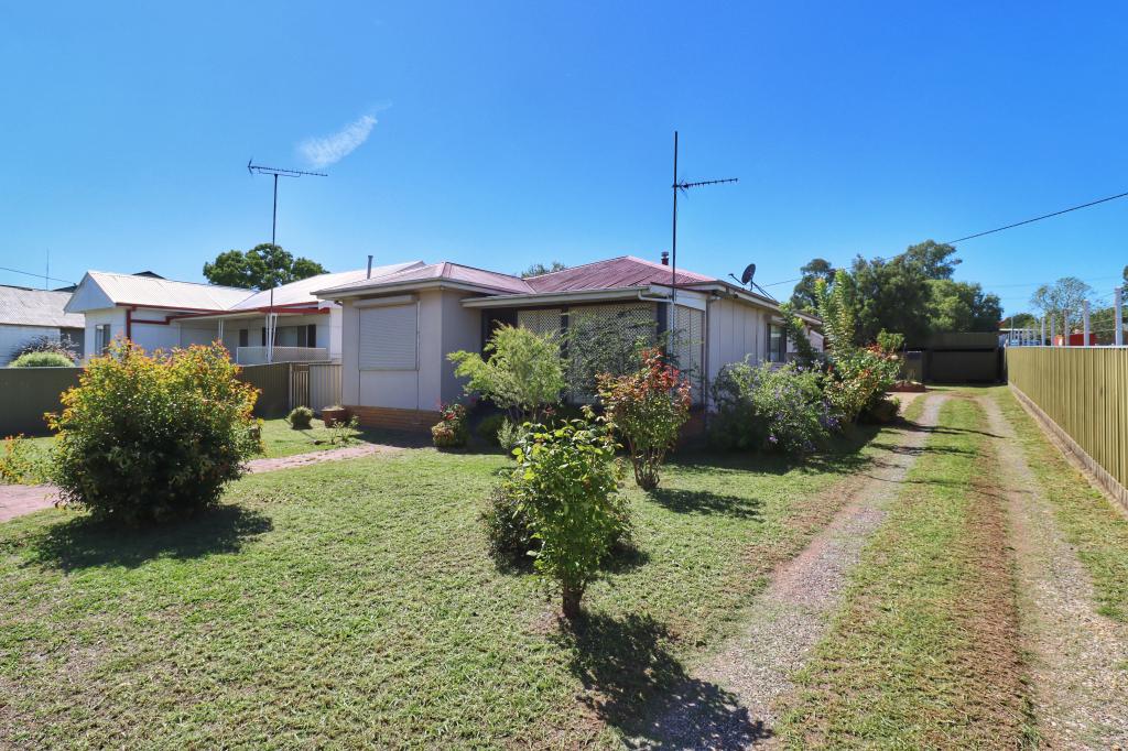 87 Redfern St, Cowra, NSW 2794