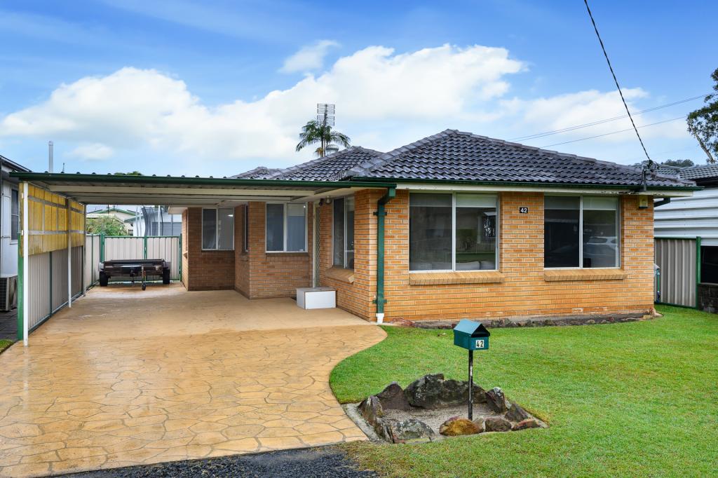 42 Dunalban Ave, Woy Woy, NSW 2256