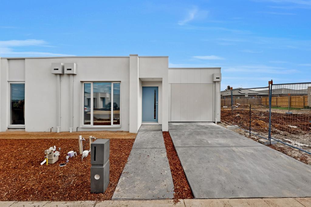 20 Magdala Rd, Clyde North, VIC 3978
