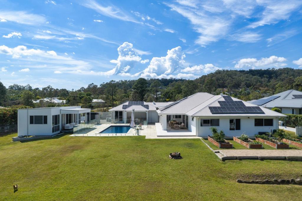 29 LAGOON PARK DR, MAUDSLAND, QLD 4210