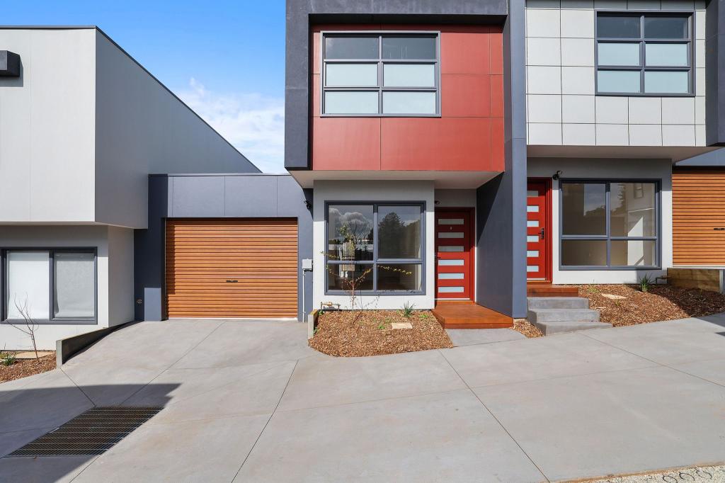 2/10 Parkview Rd, Drouin, VIC 3818