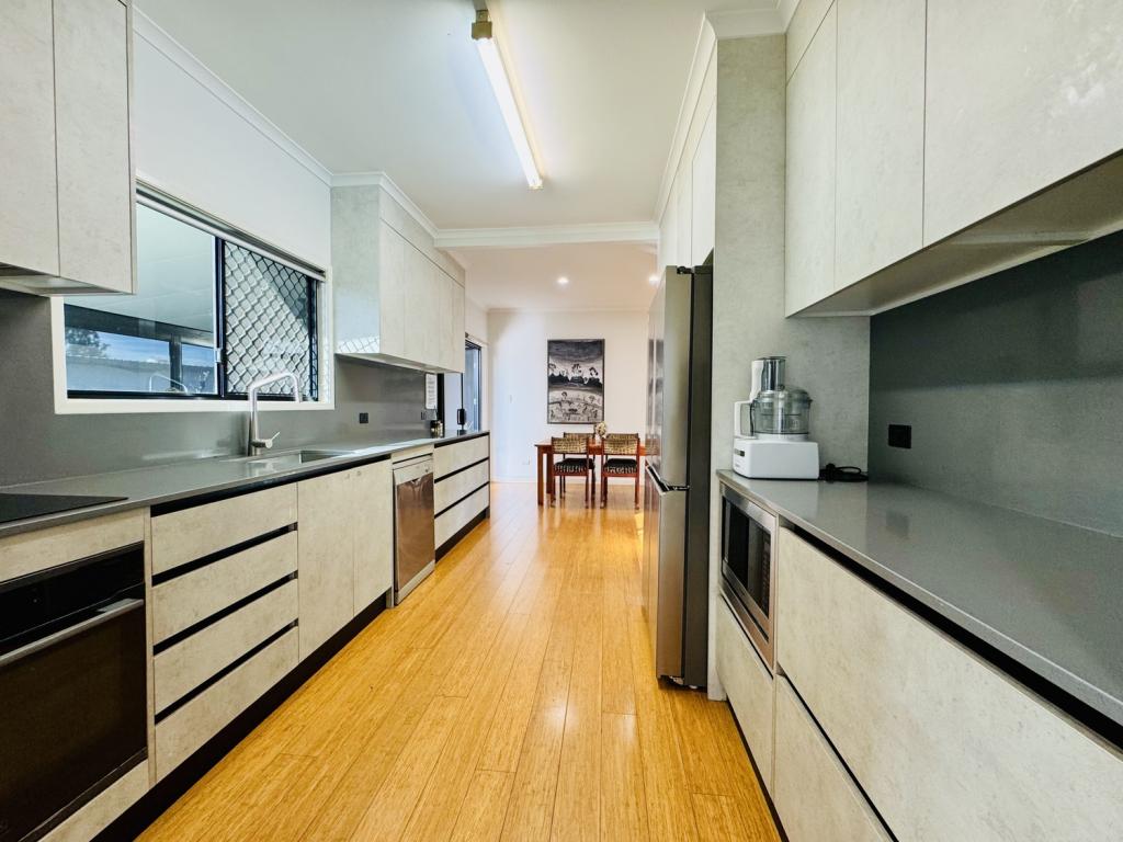 1 Hart Ct, Moranbah, QLD 4744