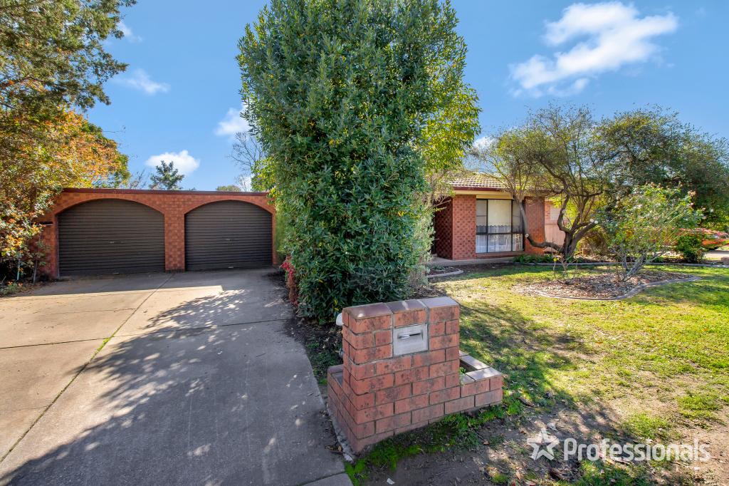 17 Balleroo Cres, Glenfield Park, NSW 2650