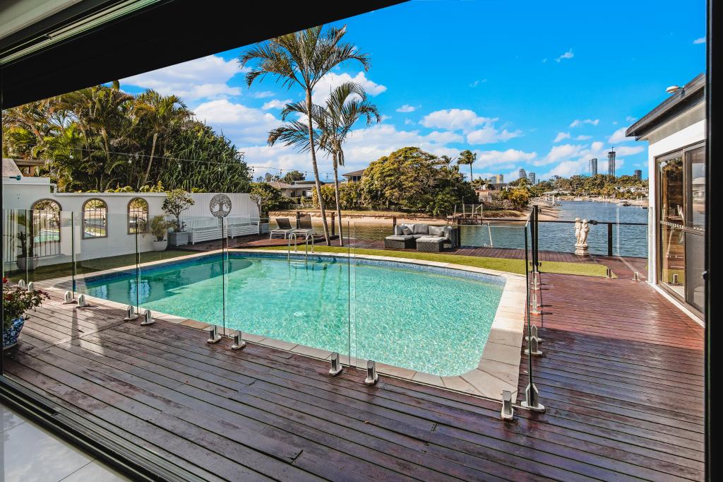 13 Bermuda St, Broadbeach Waters, QLD 4218