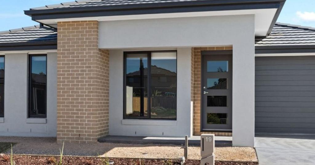 19 TRENTINO GR, FRASER RISE, VIC 3336