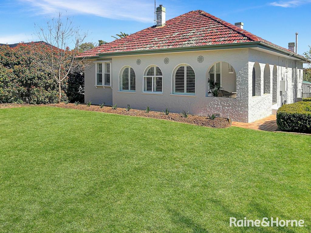 23 ELIZABETH ST, YOUNG, NSW 2594