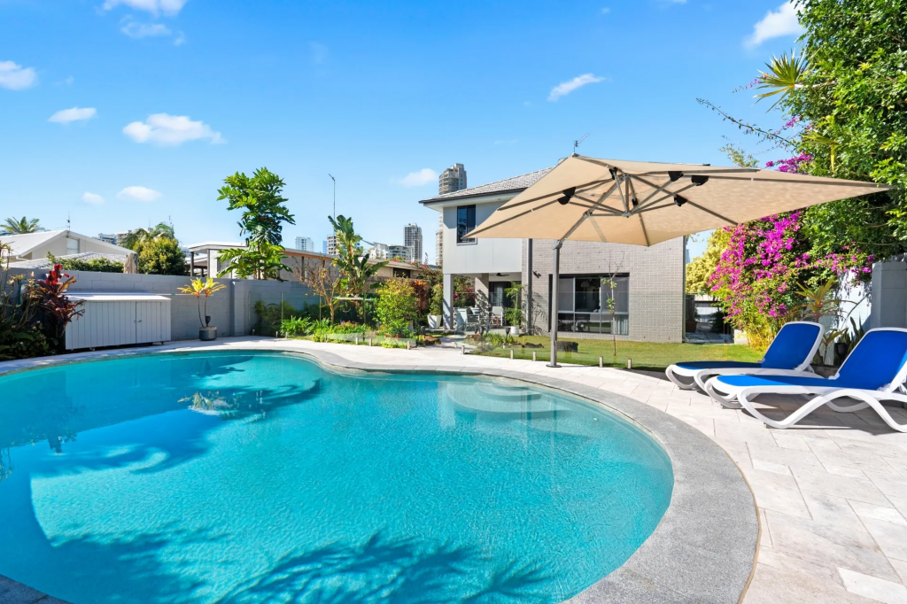 49 Amalfi Dr, Isle Of Capri, QLD 4217