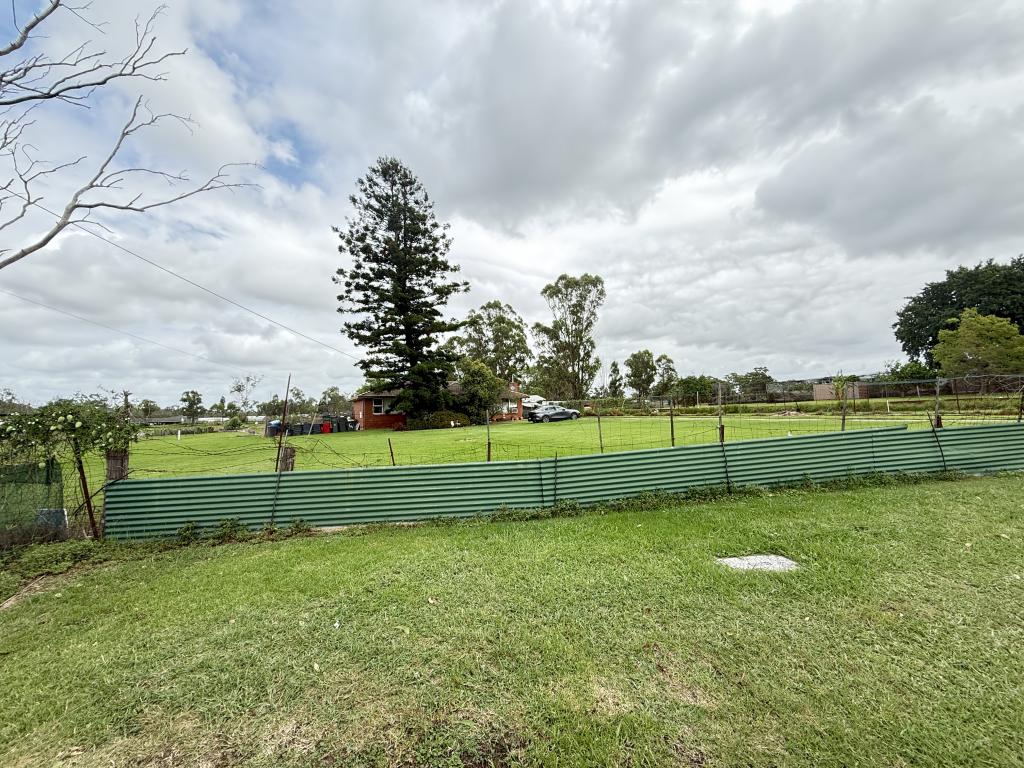 240 Gurner Ave, Kemps Creek, NSW 2178