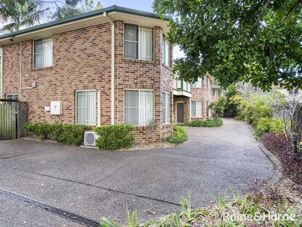 2/5 Moore St, West Gosford, NSW 2250