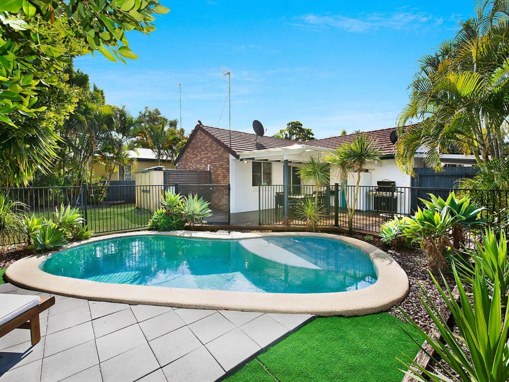 37 Richardson St, Pacific Paradise, QLD 4564