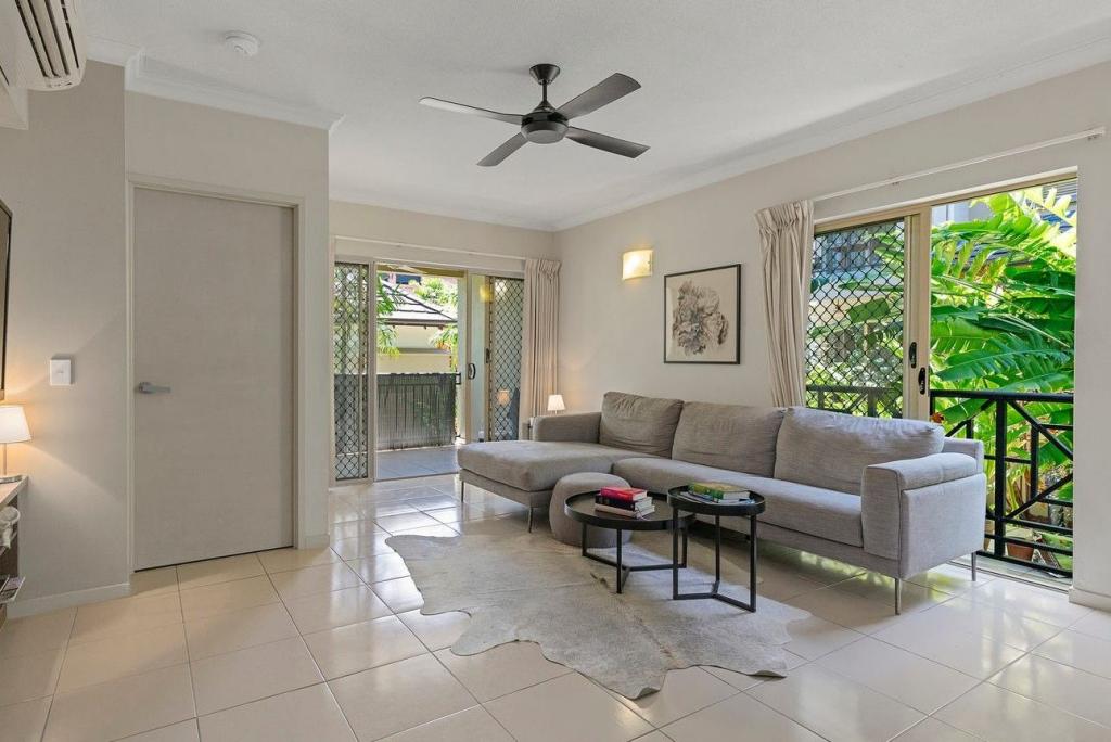 302/12-21 Gregory St, Westcourt, QLD 4870
