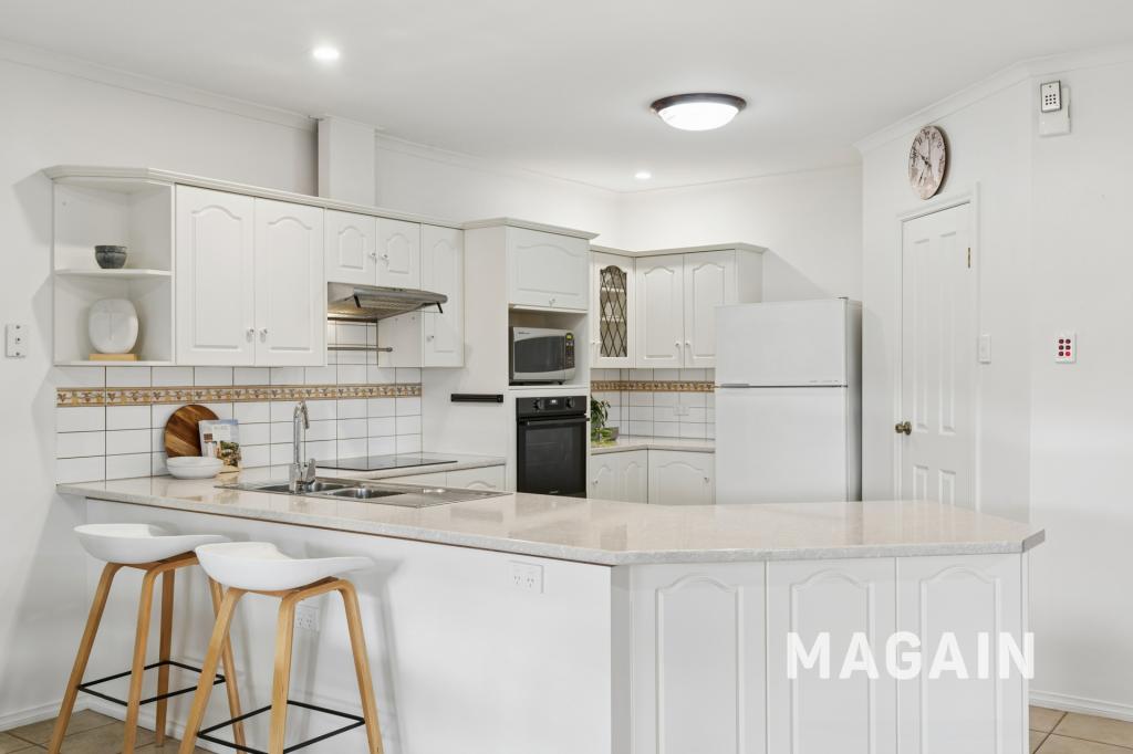 41 Dorrien Ave, Woodcroft, SA 5162