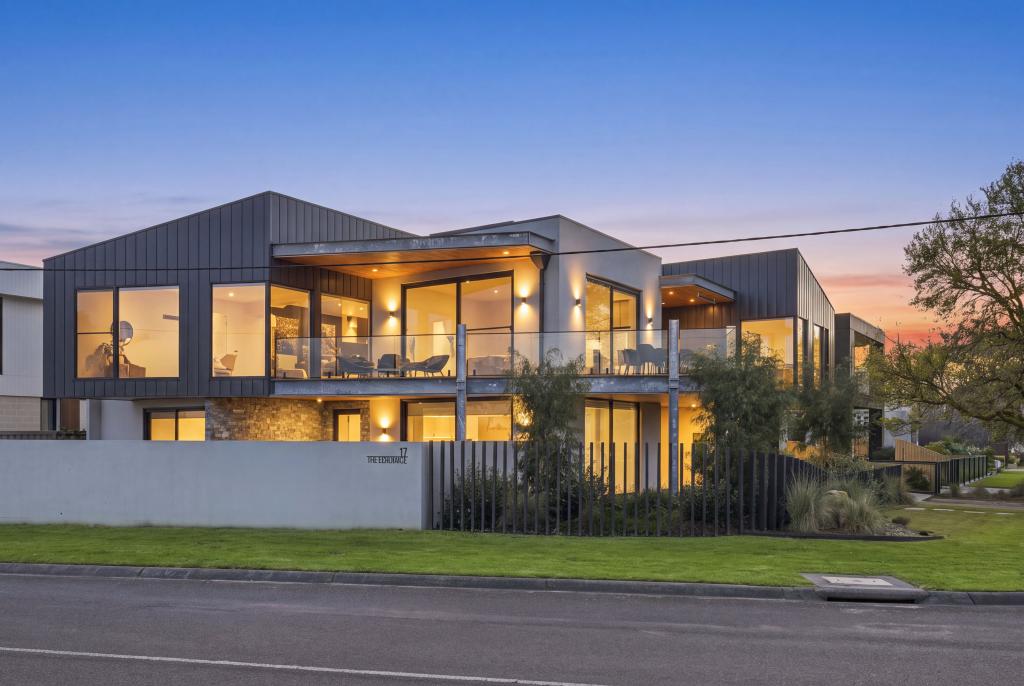 17 The Esplanade, Inverloch, VIC 3996
