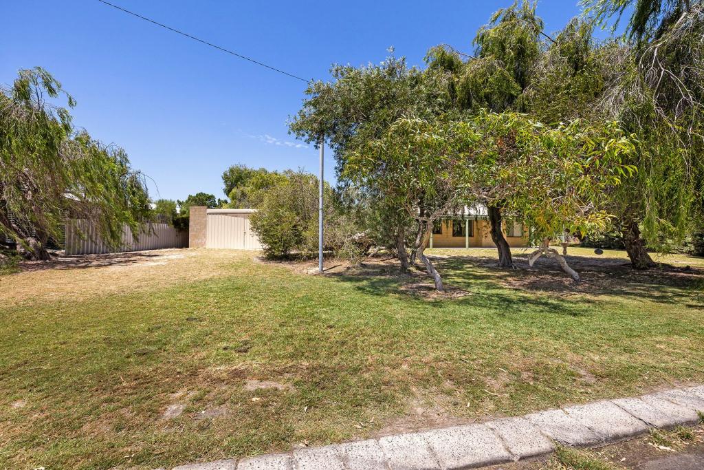 5 Philbey Pl, Lancelin, WA 6044