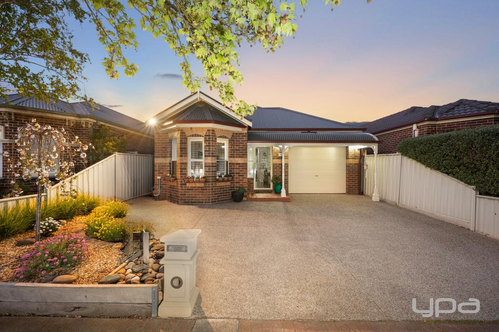 12 Golders Green Walk, Caroline Springs, VIC 3023